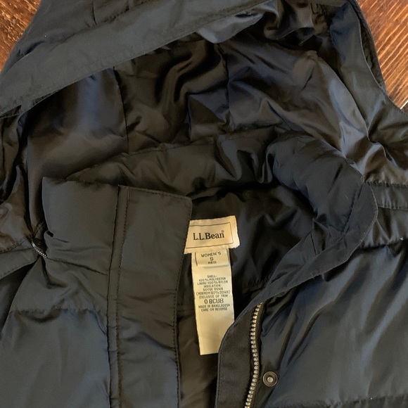 L.L. Bean Small Black Hooded Puffer Jacket - Picture 2 of 11